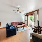 بيت للعطل In Near Surf